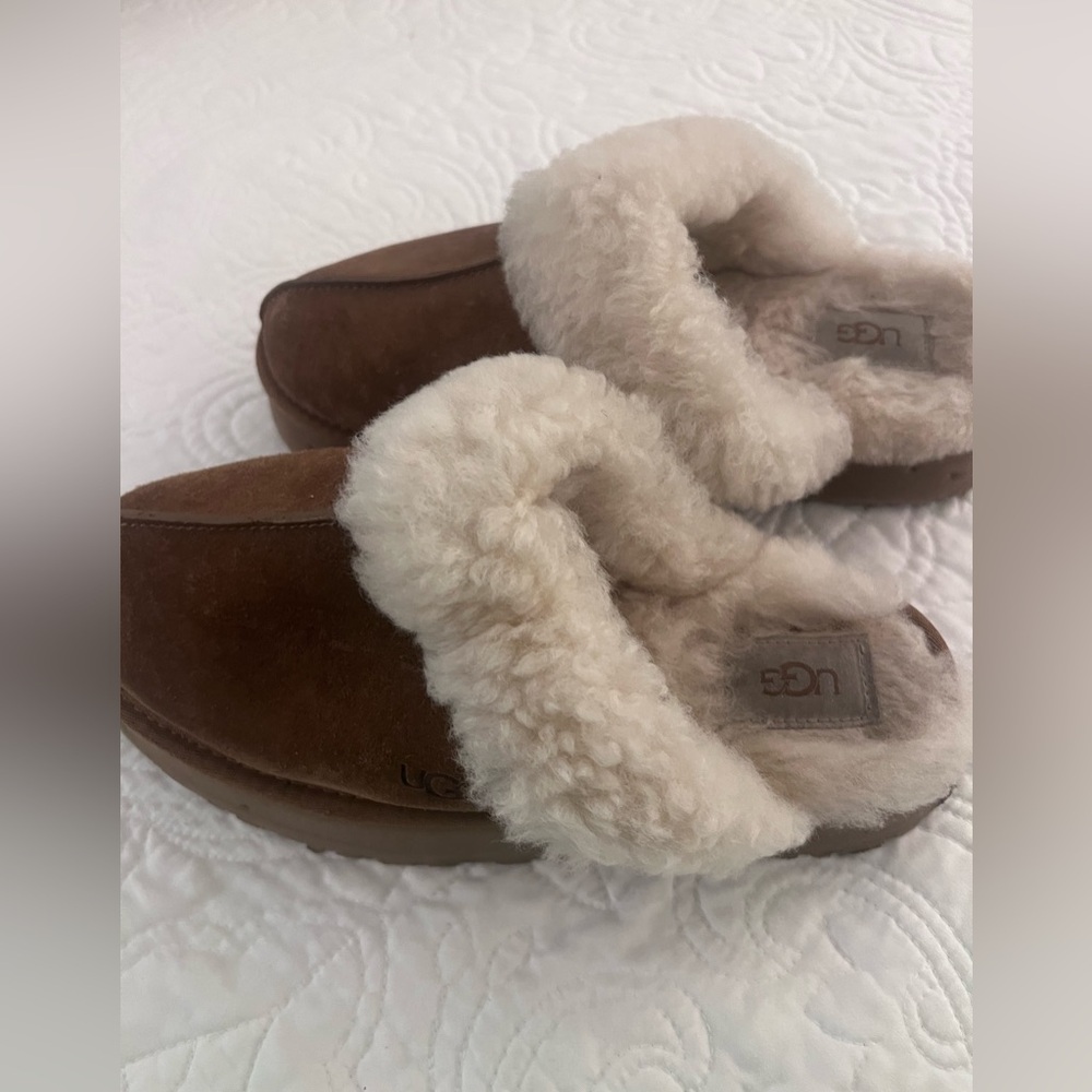 UGG slippers sz‎ 8